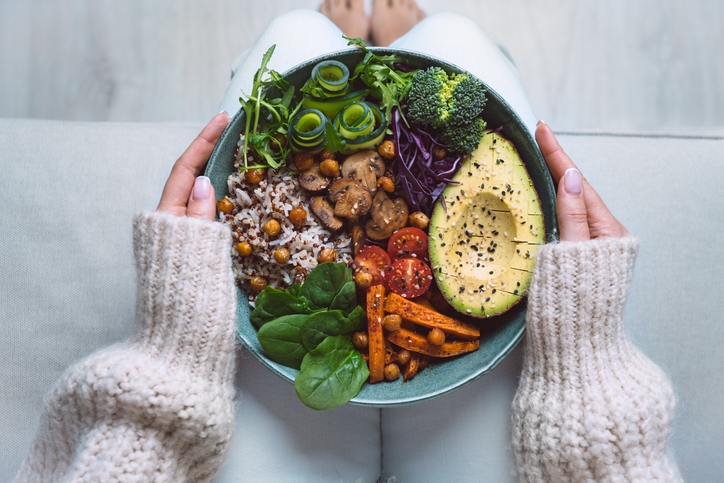 gezonde gewrichten gezond eten Gezond eten. Bord met veganistisch of vegetarisch eten. Gezond plantaardig dieet. Gezond diner. Boeddha bowl met verse groenten. Foto van hoge kwaliteit
